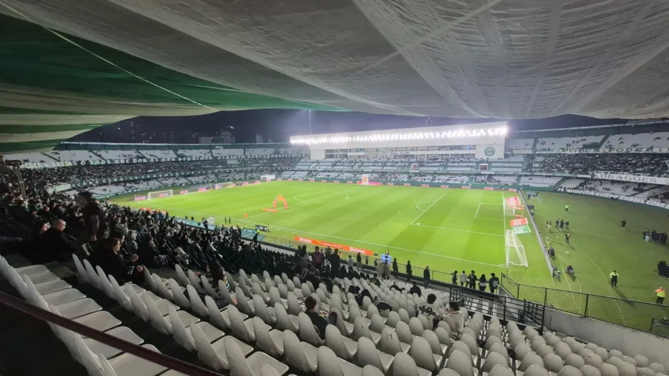 Coritiba x Corinthians: onde assistir e o que está em jogo
