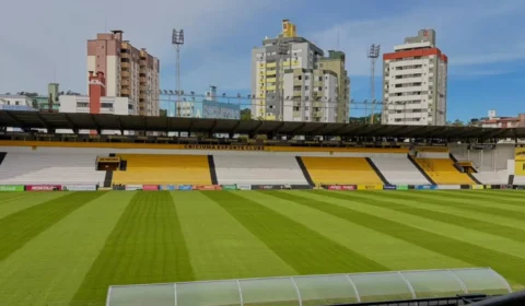 Criciúma x Fortaleza define líder da Série B hoje às 18h30