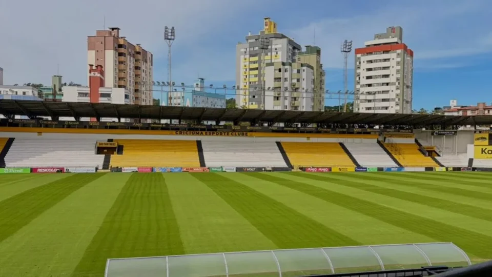 Criciúma x Fortaleza opõe líder e pressionado na Série B