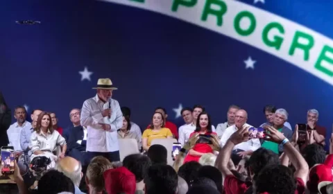 Lula promete reforçar defesa do Brasil e diz que estrangeiros não vão controlar riquezas nacionais