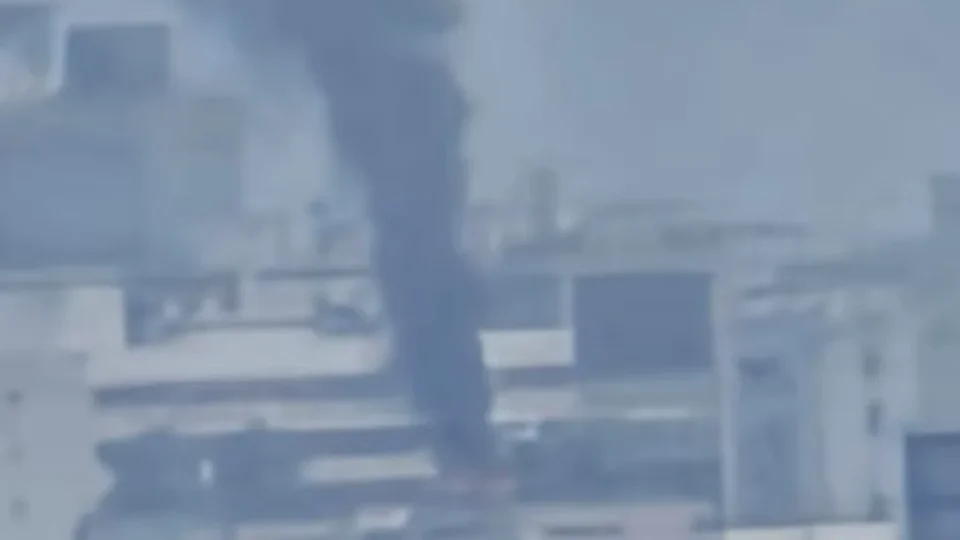 Incêndio atinge último andar de prédio na região da Avenida Paulista e assusta moradores