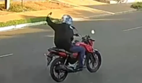 Manobra de motociclista termina com idoso atropelado e caso é investigado em Mato Grosso do Sul