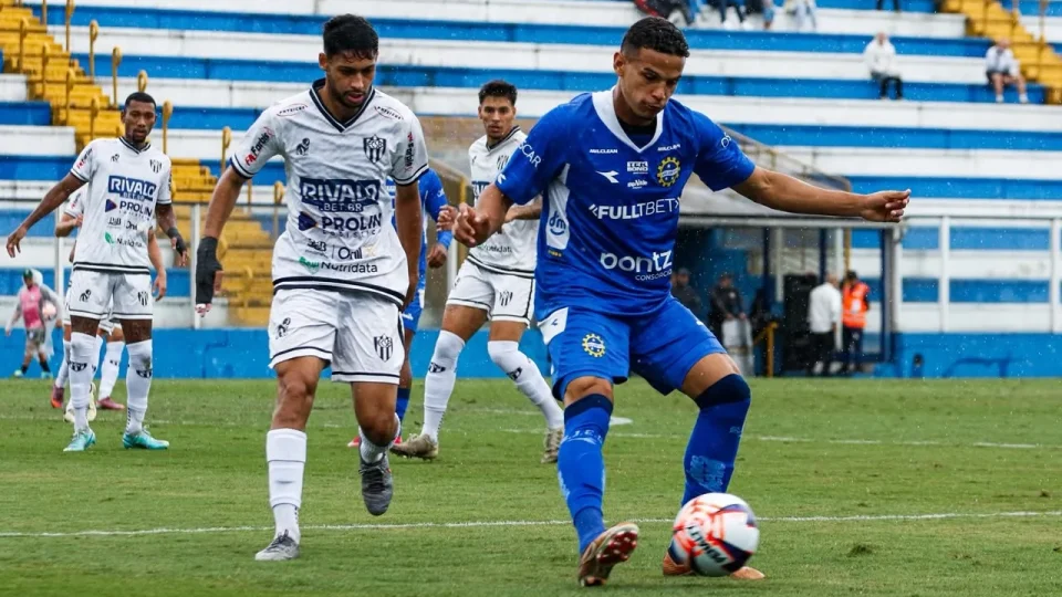São José bate São Bernardo e vira líder do Grupo 4 da Copa Paulista