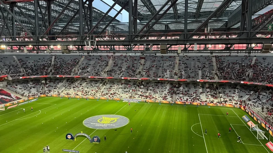 Onde assistir Athletico-PR x Fluminense ao vivo, hoje às 11h?