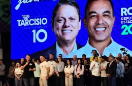 Tarcísio inicia campanha em Osasco cercado por prefeitos e lideranças de 10 partidos