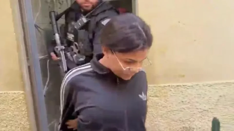 Quem é a “Madrinha da Cidade Alta”, apontada como braço-direito de Peixão e presa no Complexo de Israel