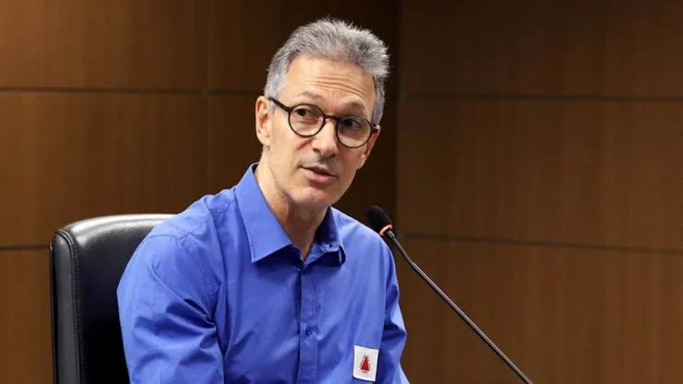 Zema promete mudar regra para motoboys e propõe tarifa mínima por entrega