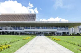 Candidatos ao Governo do DF cumprem agenda com carreatas e caminhadas neste sábado