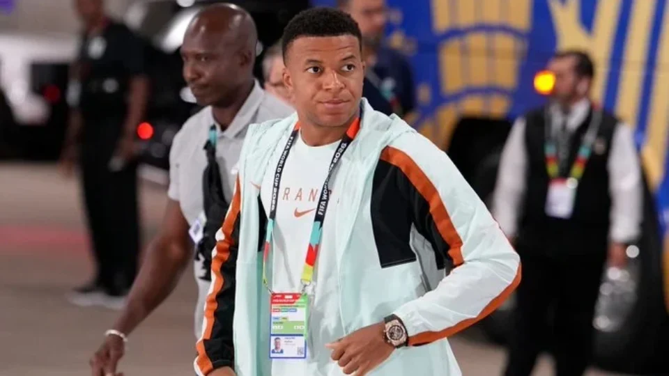Mbappé deixa a Nike e fecha parceria de longo prazo com a suíça On