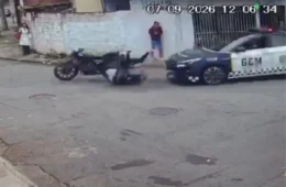 Adolescente morre após colisão com viatura da GCM durante perseguição em São José dos Campos
