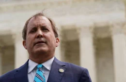 Ken Paxton volta ao centro da disputa pelo Senado dos EUA após histórico de acusações de corrupção