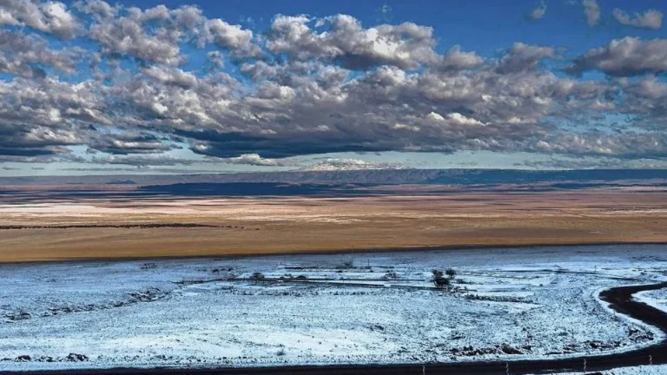 Neve cobre o Deserto do Atacama e transforma uma das regiões mais secas do mundo