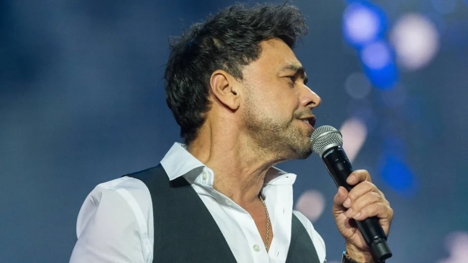 Zezé mistura luto e política em homenagem a Rick Sollo