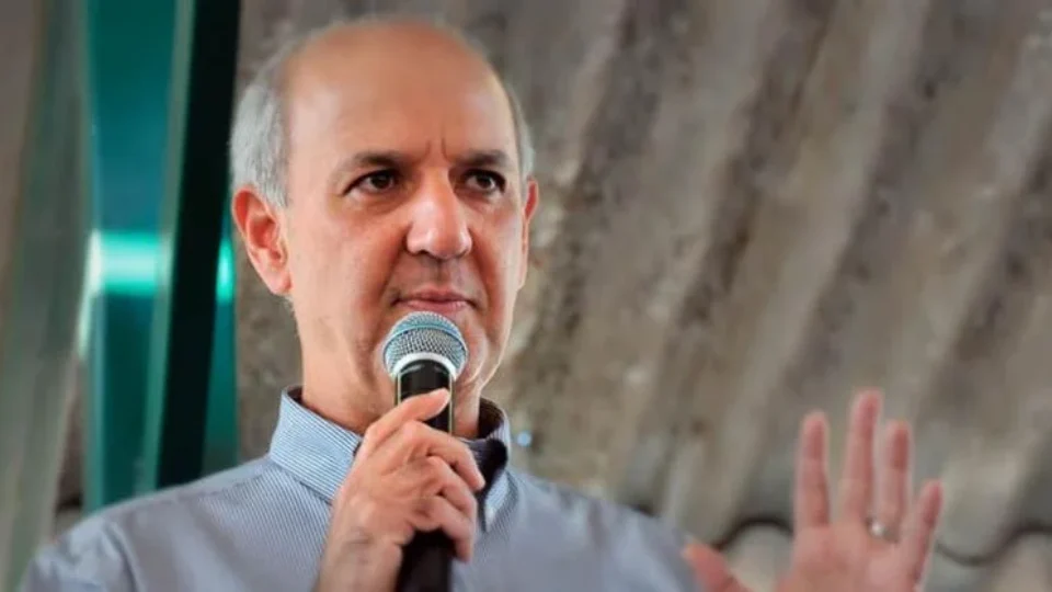 TRE-DF barra candidatura de Arruda ao governo do Distrito
