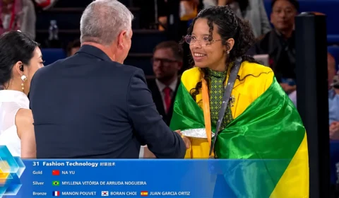 Jovem de MT que aprendeu a costurar com o pai conquista prata em mundial na China