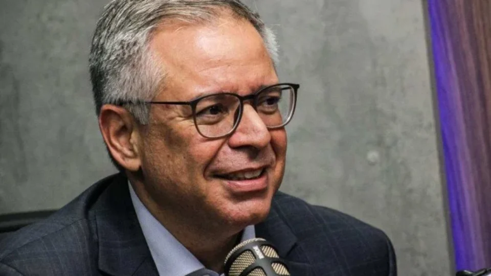 Presidente da OAB-DF que abriu apuração contra escritório ligado a Moraes é sócio de cunhada de Dino