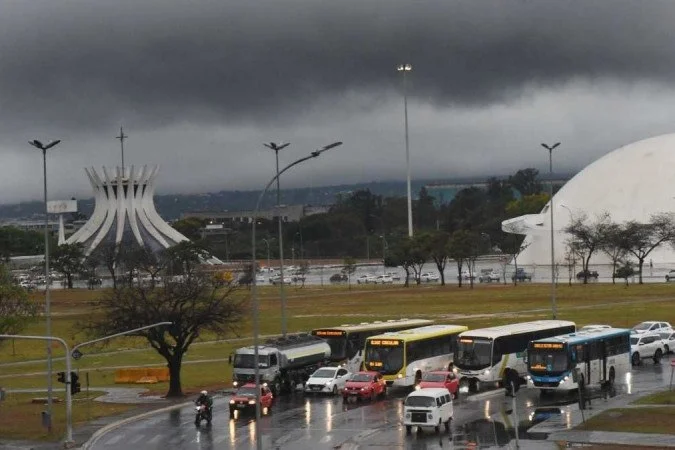 Defesa Civil enviou alerta aos moradores; previsão indica chuva forte, ventos de até 60 km/h e possibilidade de granizo entre quarta (23) e quinta-feira (24)