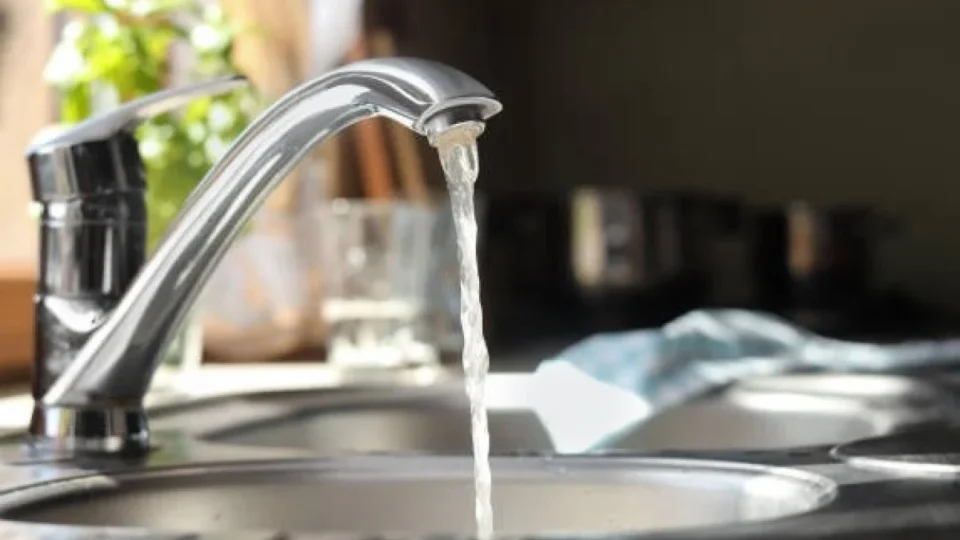 Copasa pede economia de água em meio à onda de calor em Minas Gerais