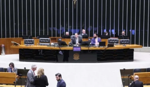 Câmara aprova fim da taxa das blusinhas e texto vai ao Senado