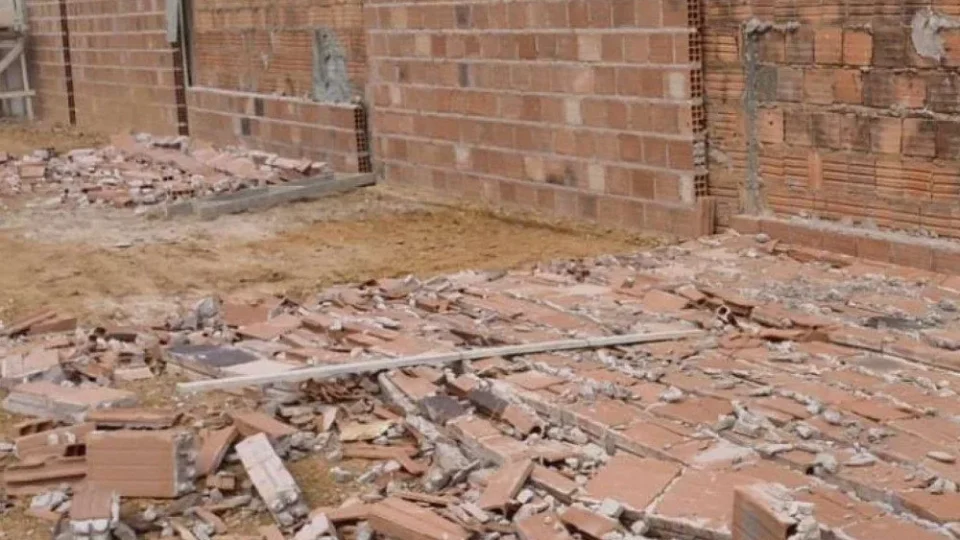 Desabamento em obra mata menino de 3 anos em São Francisco