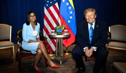 Delcy Rodríguez chama primeiro encontro com Trump de “histórico” e anuncia agenda de cooperação