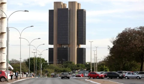 Dívida bruta do governo sobe para 82,9% do PIB e chega a R$ 11,1 trilhões