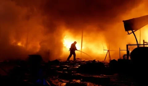 Rússia retoma ataques contra Kiev após saída de negociadores dos EUA