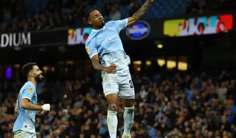 Allan estreia com gol e assistência, e Manchester City goleia Norwich