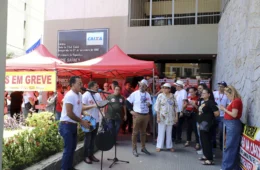 Greve da Caixa chega ao 14º dia e vai à mediação do TST após terceira proposta rejeitada