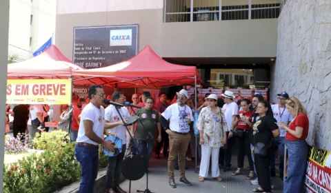 Greve da Caixa chega ao 14º dia e vai à mediação do TST após terceira proposta rejeitada