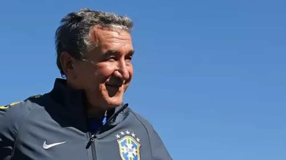 Carlos Alberto Parreira recebe alta após 80 dias internado