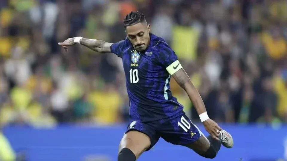 Raphinha é cortado da Seleção e não viaja para amistoso com a Índia