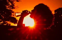 Calor volta com força e primeira onda de calor da primavera começa neste sábado