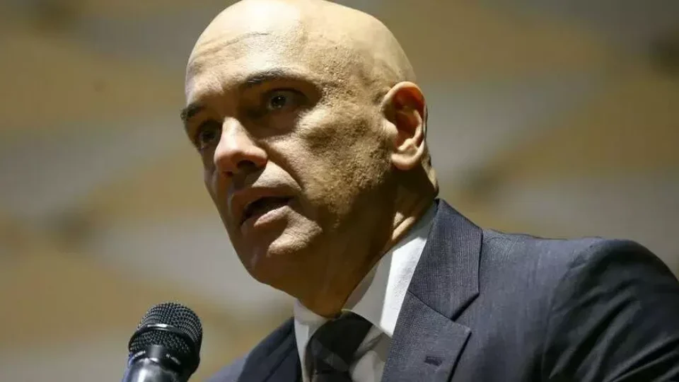 Viana pede ao TCU investigação sobre suposto uso de avião da FAB por Moraes
