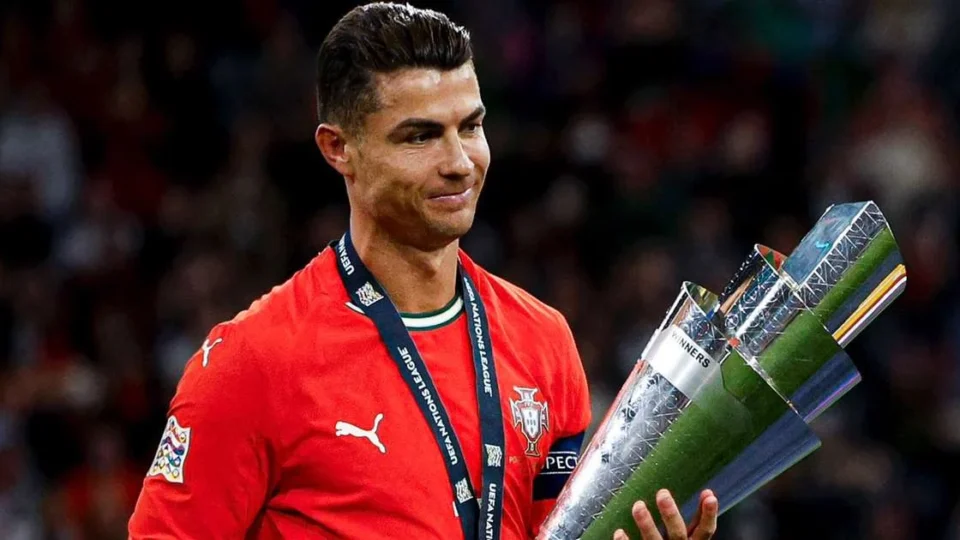 Cristiano Ronaldo adia fim e mira 1000 gols no jogo de Portugal
