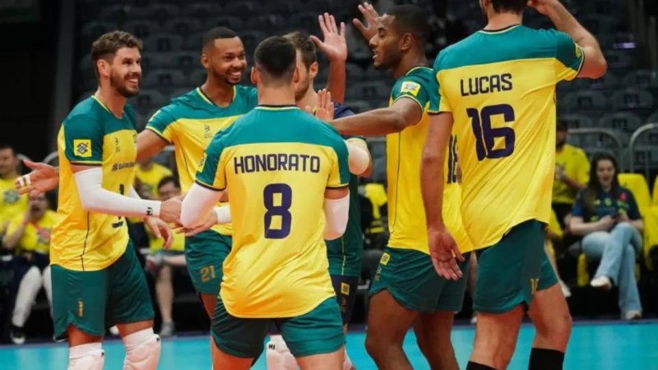 Brasil vence Bolívia por 3 sets a 0 e mantém 100% no Sul-Americano de Vôlei