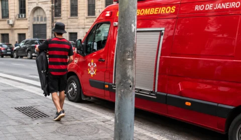 Tiroteio durante festa de São Cosme e Damião deixa dois feridos na Gamboa, no Rio