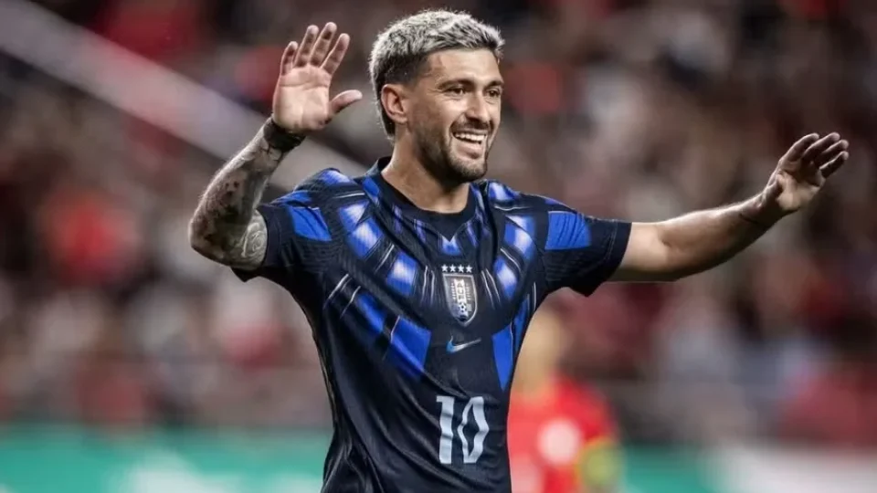 Arrascaeta faz golaço, dá assistência e brilha em goleada do Uruguai sobre a Coreia do Sul