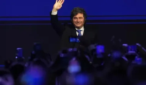 Crise argentina coloca “milagre econômico” de Milei sob pressão; inflação cai, mas emprego e renda preocupam