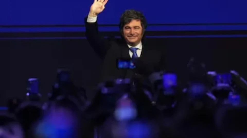 Crise argentina coloca “milagre econômico” de Milei sob pressão; inflação cai, mas emprego e renda preocupam