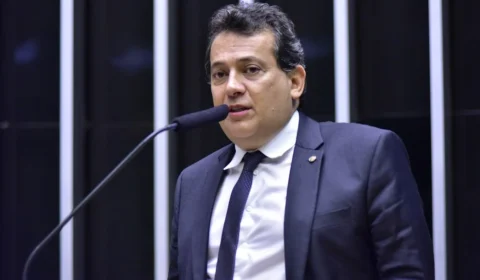 Deputado Ricardo Abrão é alvo de operação da PF que apura compra de votos em Nilópolis
