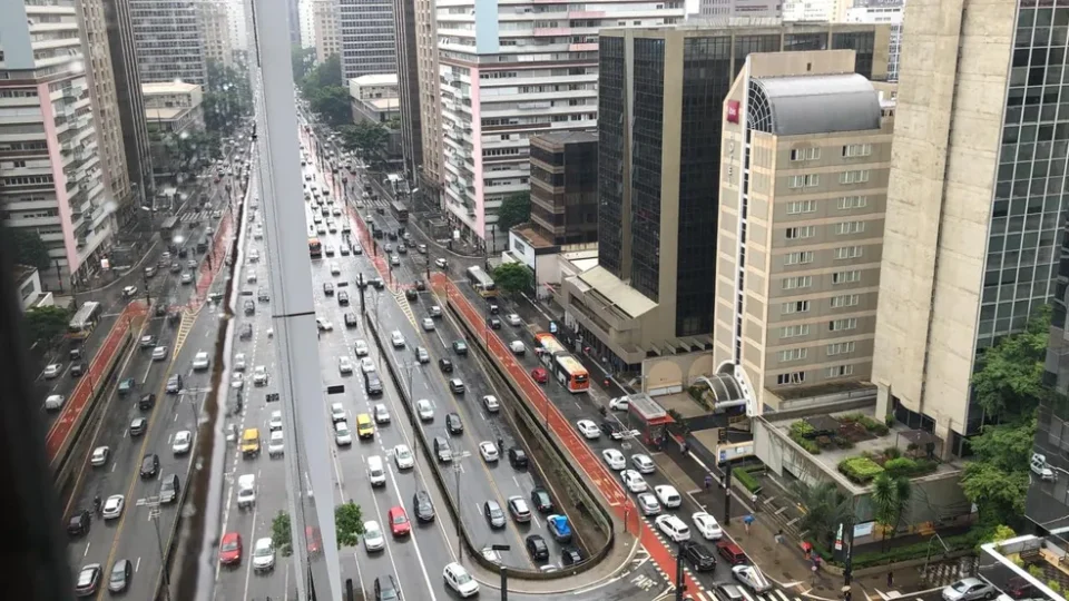 Avenida Paulista terá circulação de carros no domingo de eleição