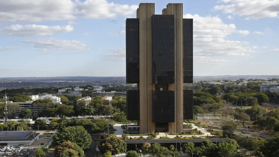 Selic cai para 13,75%: veja os cinco pontos para entender a decisão do Banco Central