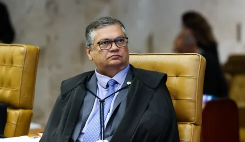 Dino pede adiamento e questiona decisão de Fachin sobre casos Master e INSS