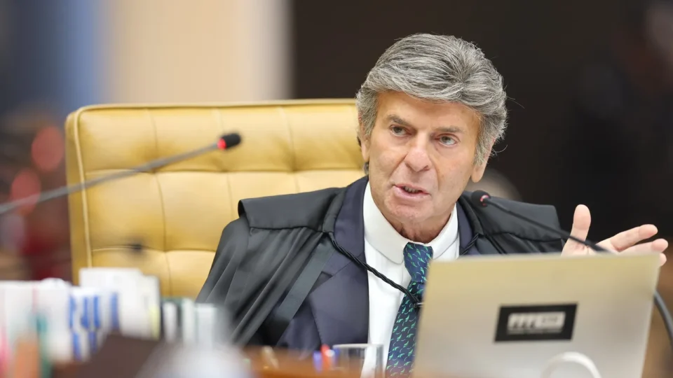 Luiz Fux dá 10 dias para Senado justificar sigilo de visitas