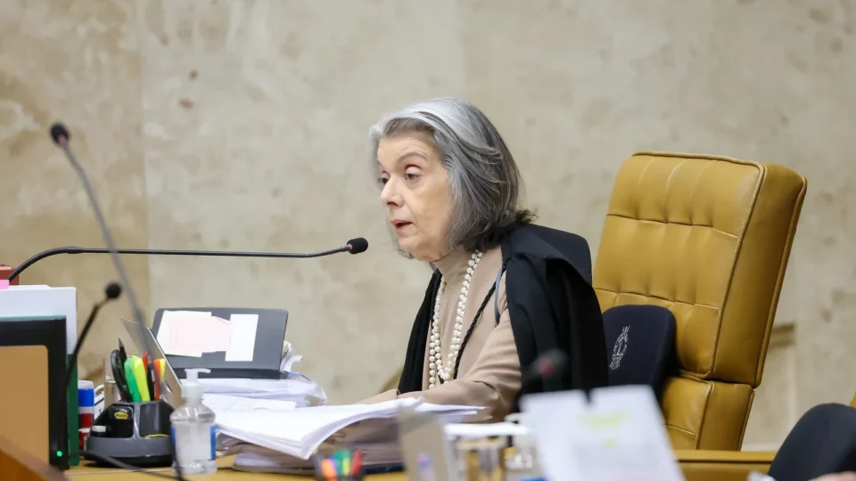 Ministra Cármen Lúcia pede desculpas e revela crise no STF hoje