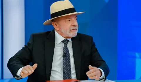 Lula avalia ir ao debate da Globo e aposta em Bolsa Família para reagir a Flávio Bolsonaro