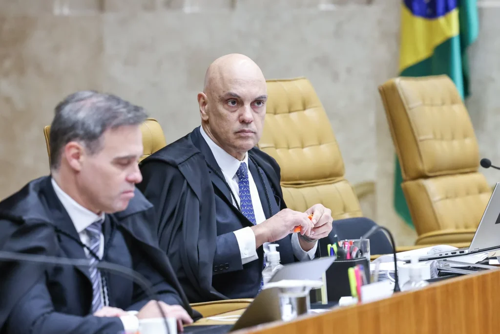 Fachin assume crise entre Moraes e Mendonça no STF