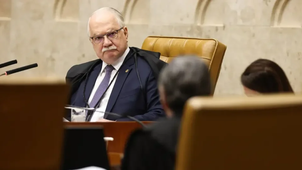 Fachin marca para 23 de setembro julgamento de suspeitas contra Mendonça no STF