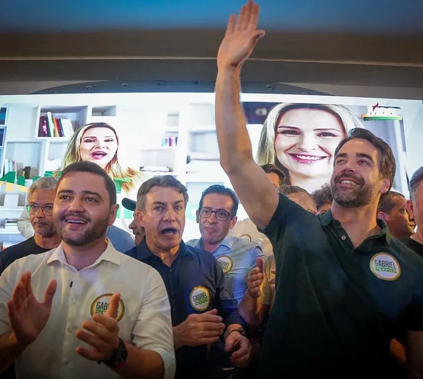 O problema surgiu quando a participação do governador ganhou proporção considerada excessiva pela Justiça Eleitoral.